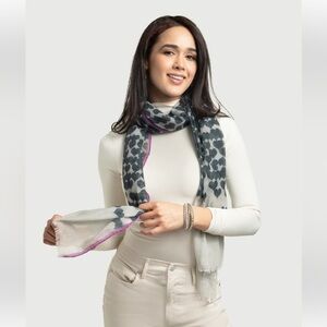 SAACHI Gray and Purple Heart Pattern Scarf 79”x 32”